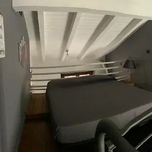 https://appartamento-pierangelo-di-fronte-malpensa-t1-e-t2.italymilanhotels.net